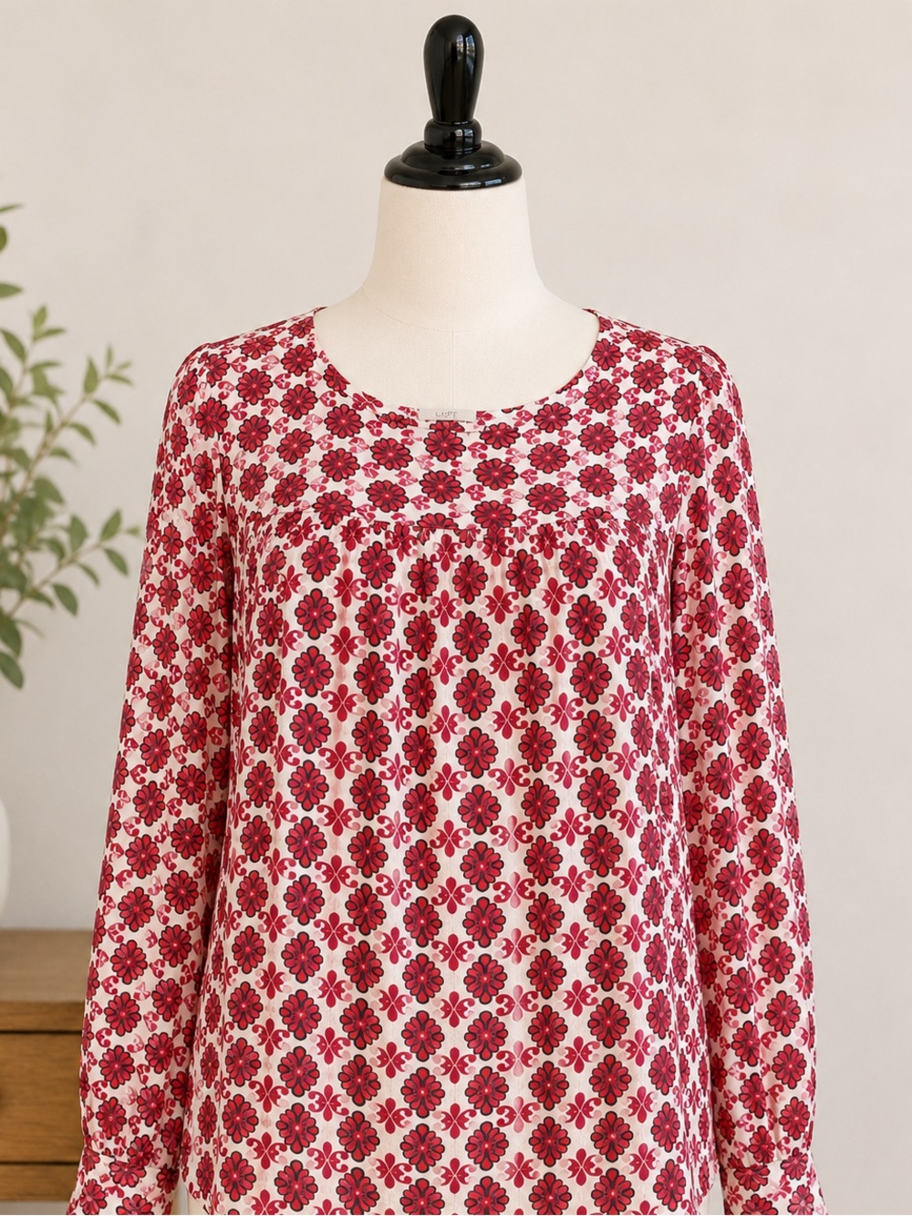 Loft Women's Red Floral Print Long Sleeve Top